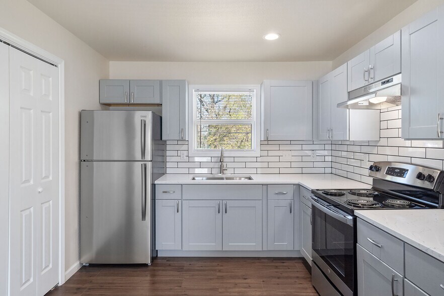 More Photos Of 6403 Sloan St, Houston Apartments For Sale