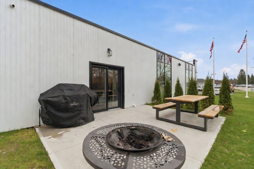 More Photos Of 1675 Viepond Dr. SE, Kentwood Medical For Lease