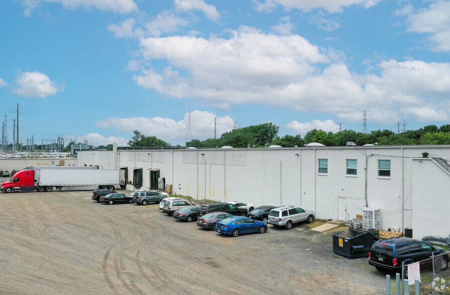 Primary Photo Of 125 Jackson Ave, Edison Warehouse For Lease