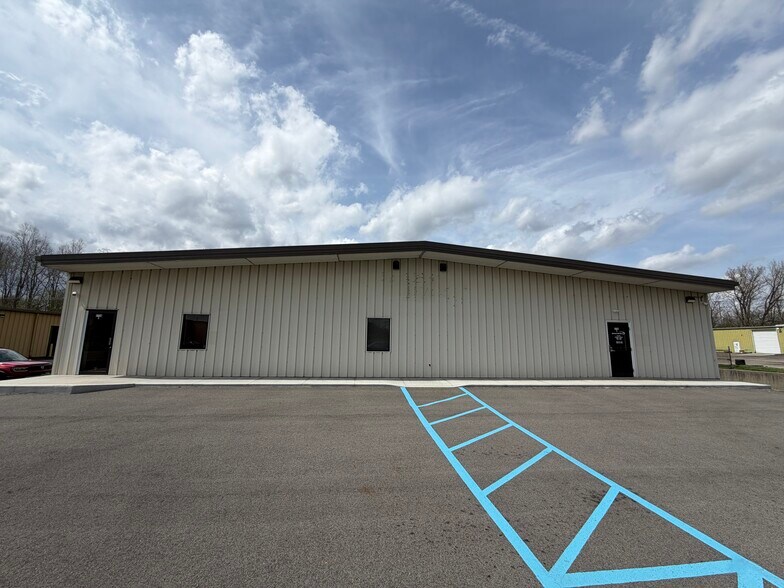More Photos Of 3739 Inpark Cir, Dayton Warehouse For Lease