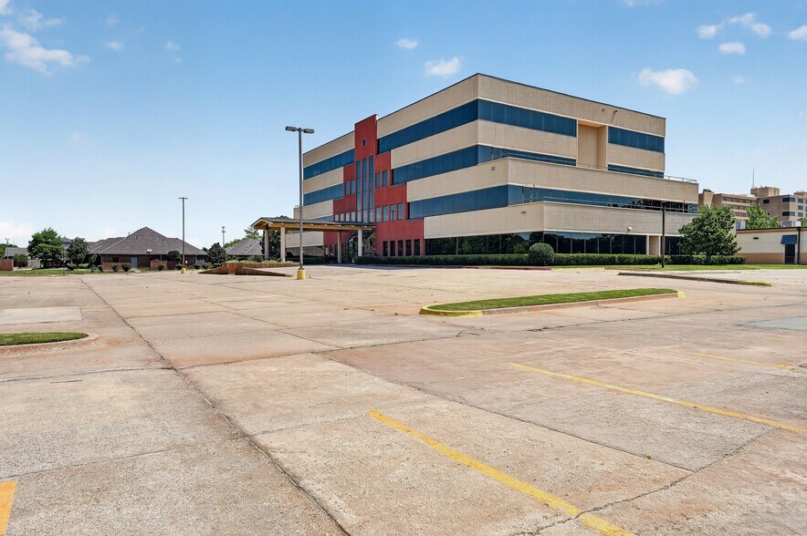 More Photos Of 13321 N Meridian Ave, Oklahoma City Medical For Lease