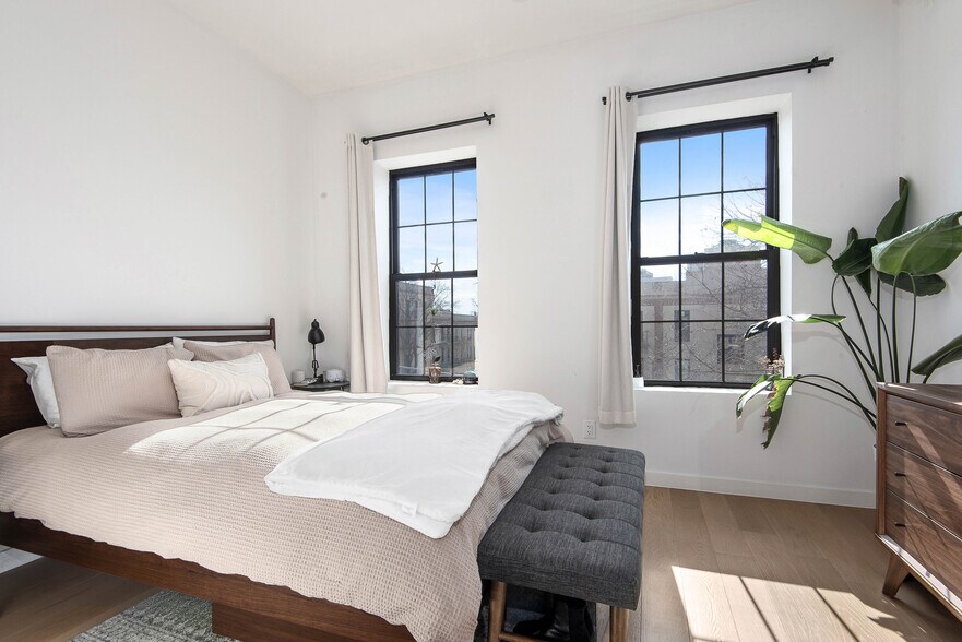 More Photos Of 53-11 Skillman Ave, Woodside Apartments For Sale