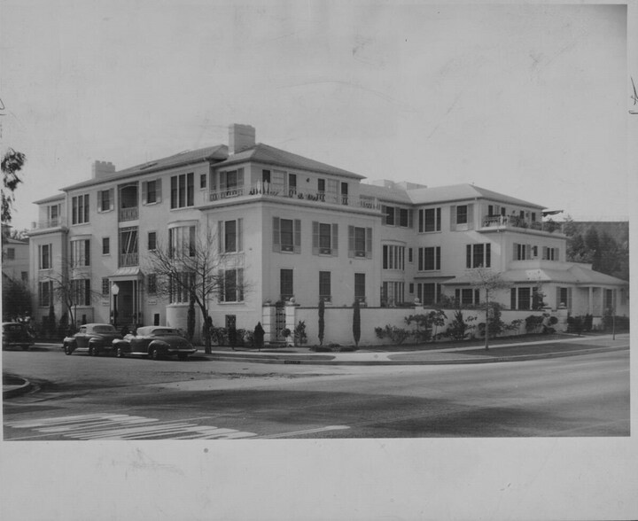 More Photos Of 401 Shirley Pl, Beverly Hills Multifamily For Sale