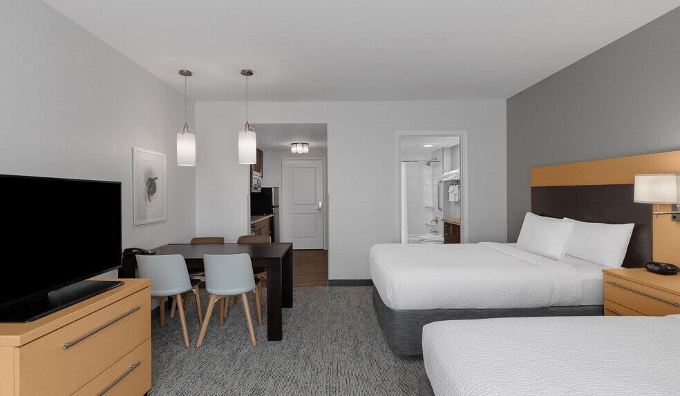 More Photos Of 4100 N Kittredge St, Denver Hotel For Sale