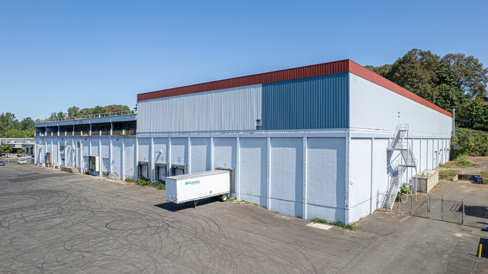 More Photos Of 9300 N Decatur St, Portland Warehouse For Sale