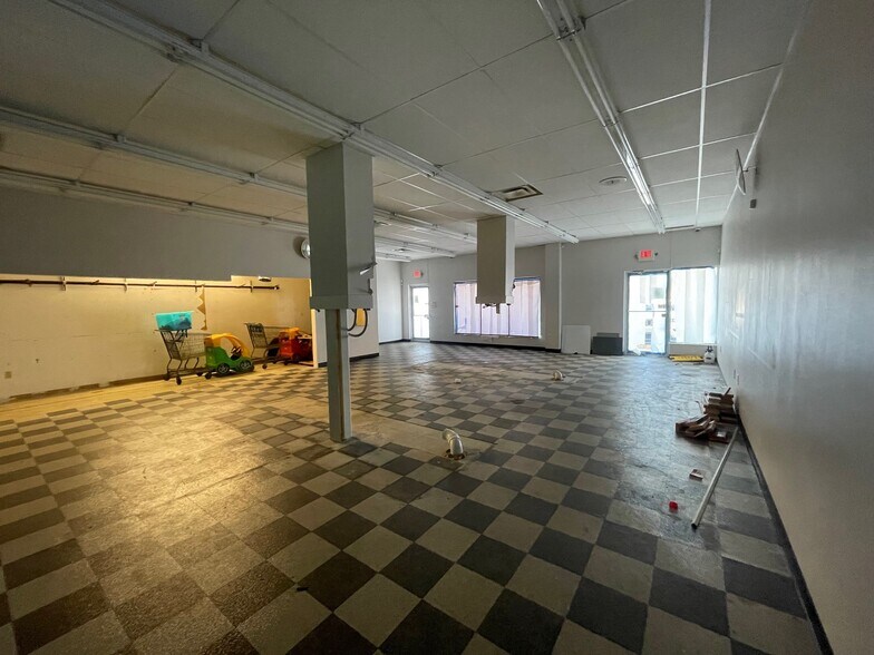 More Photos Of 800-820 Mckeesport Rd, Elizabeth Supermarket For Lease