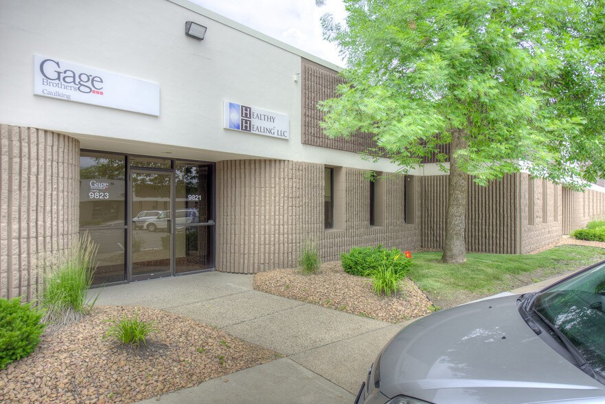 More Photos Of 9901-9927 Valley View Rd, Eden Prairie Showroom For Lease