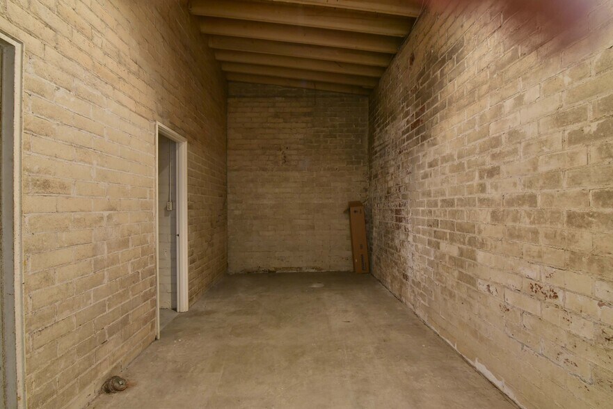 More Photos Of 511 W Broad Ave, Albany General Retail For Sale