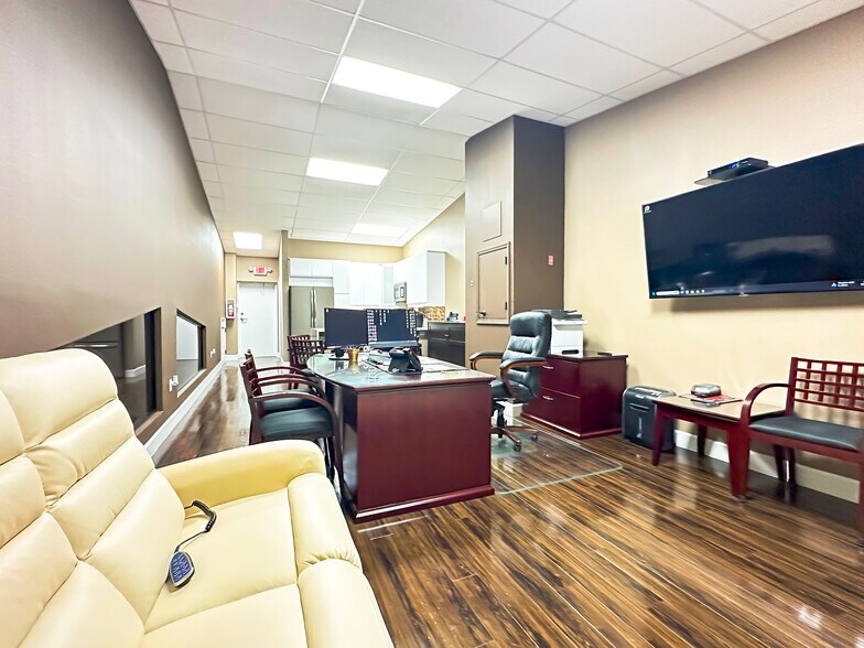 More Photos Of 875 N Cocoa Blvd, Cocoa Auto Dealership For Sale