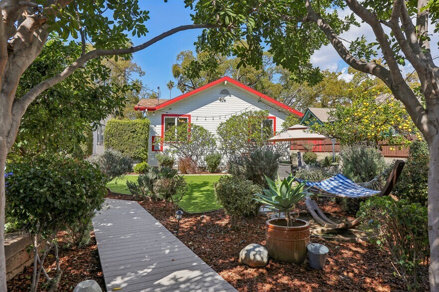 More Photos Of 6082 Selma Ave, Los Angeles Rehabilitation Center For Lease
