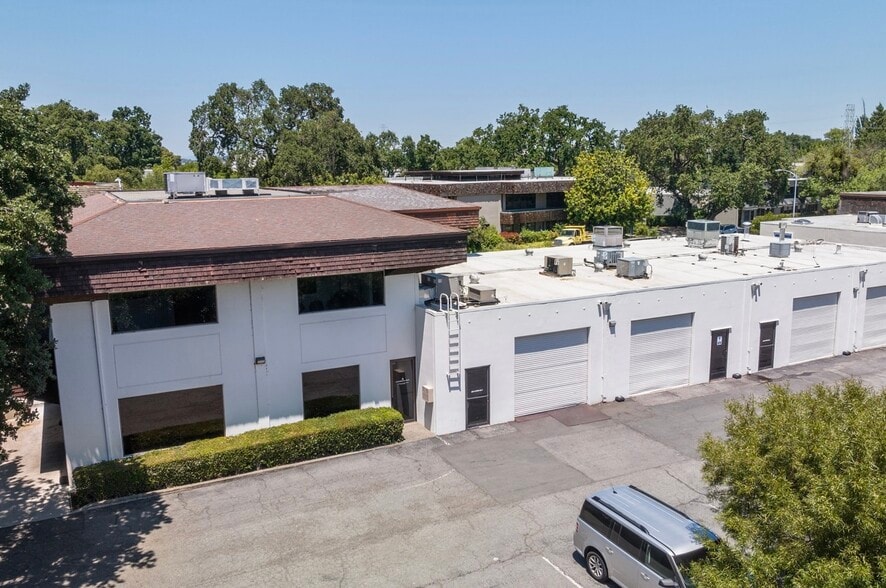 More Photos Of 4 Commercial Blvd, Novato Manufacturing For Lease