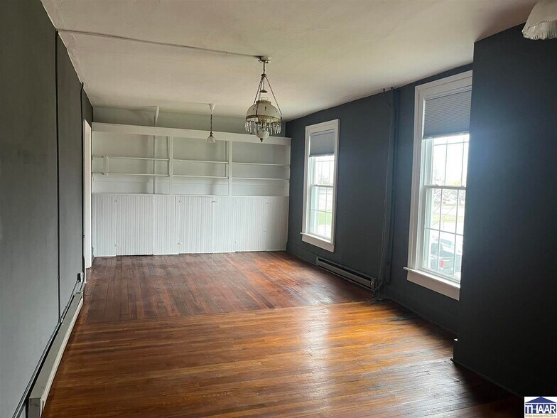 More Photos Of 219 Ohio St, Terre Haute Office For Sale