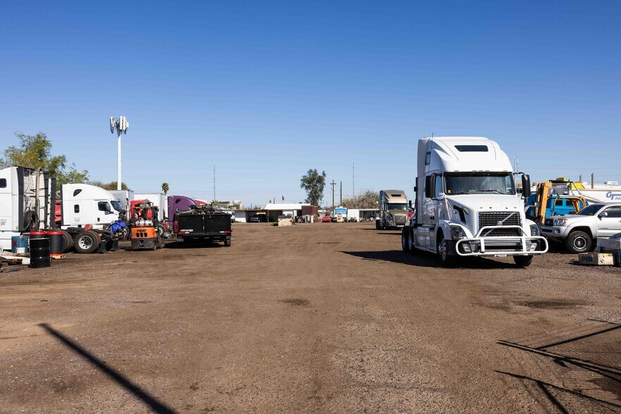 More Photos Of 5732 W Maryland Ave, Glendale Truck Terminal For Sale