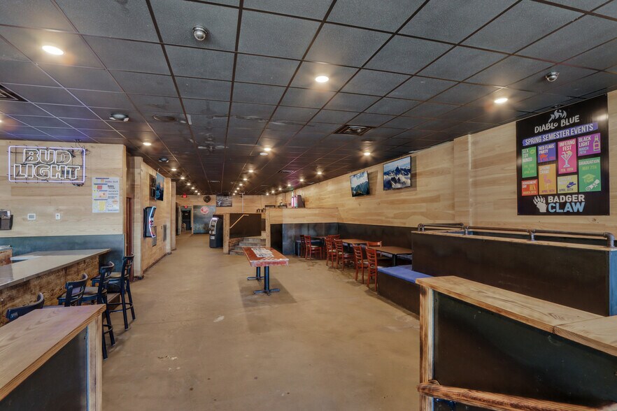 More Photos Of 631 S Broadway St, Menomonie Bar For Sale