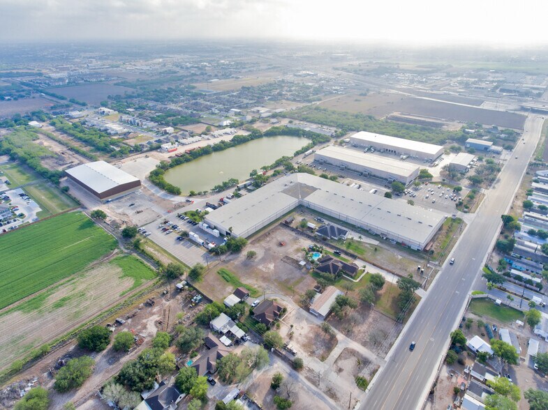More Photos Of 901 W Owassa Rd, Edinburg Warehouse For Lease