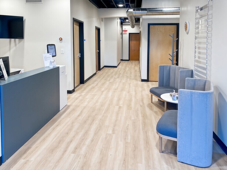 More Photos Of 16102 Chagrin Blvd, Shaker Heights Coworking Space