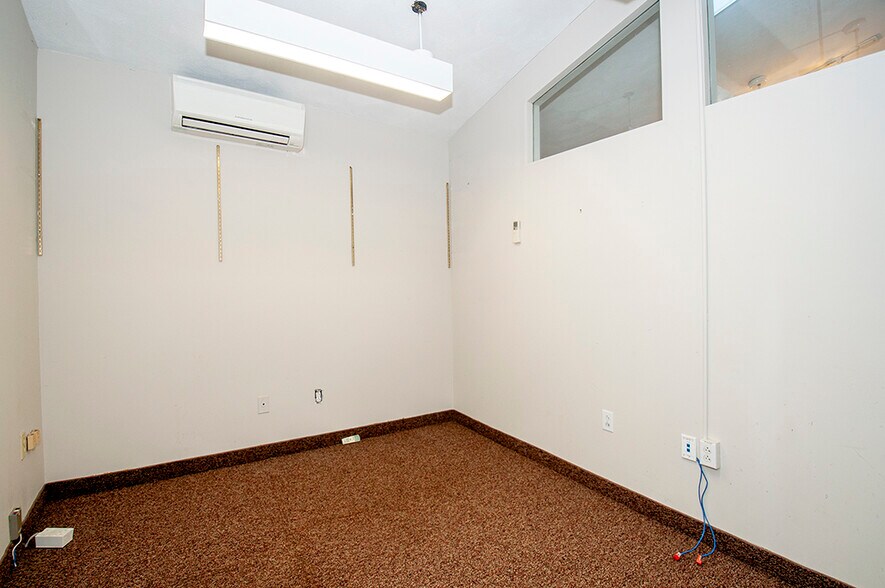 More Photos Of 4 Davis Ct, Brookline Loft Creative Space For Lease