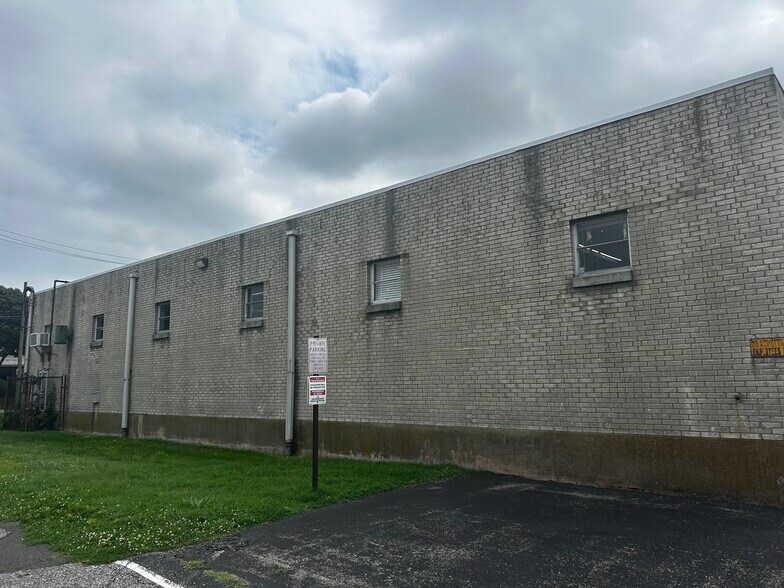 More Photos Of 8400 Enterprise Ave, Philadelphia Warehouse For Sale
