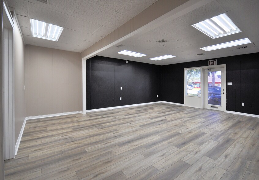 More Photos Of 2201 S French Ave, Sanford Storefront Retail Office For Lease