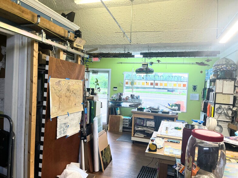 More Photos Of 302-304 Hallock Ave, Port Jefferson Station Office For Sale