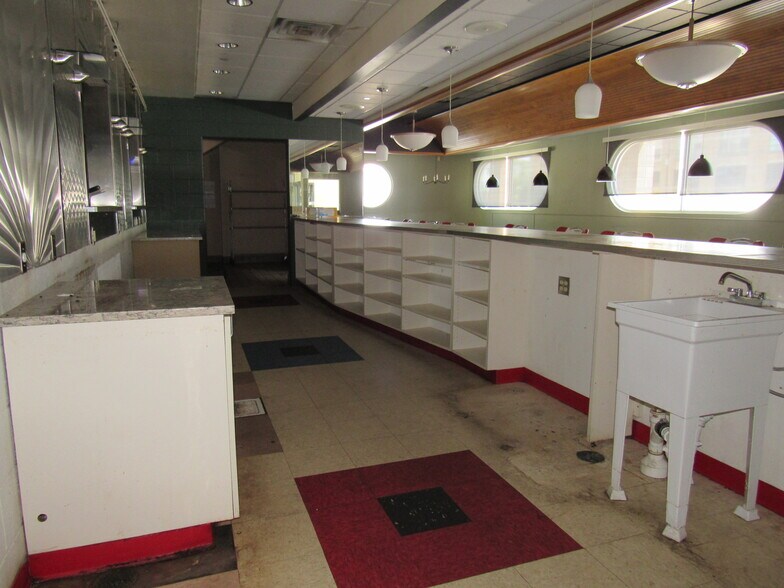 More Photos Of 150 W Dubois Ave, Dubois General Retail For Lease