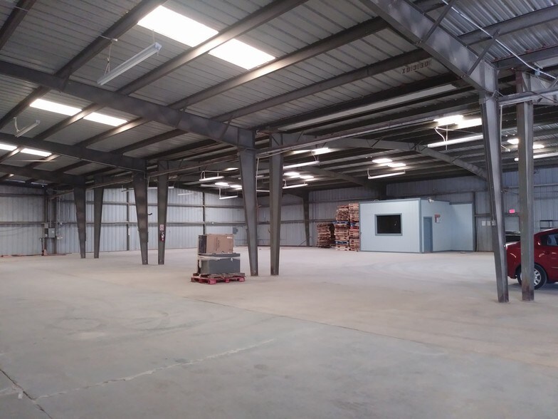 More Photos Of 5941 State Highway 359, Laredo Warehouse For Lease