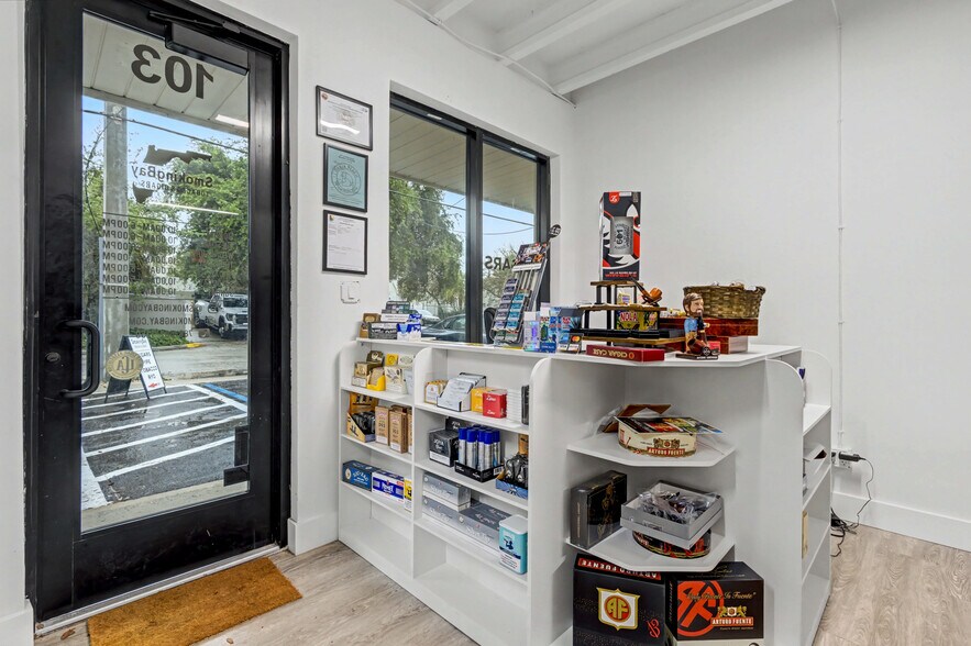 More Photos Of 24 NE 1st Ave, Dania Beach Loft Creative Space For Sale