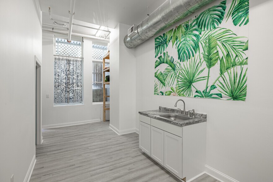 More Photos Of 108 N 7th St, Richmond Storefront Retail Residential For Sale