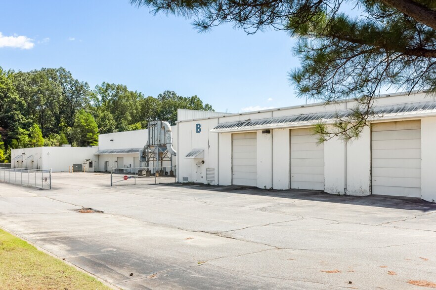More Photos Of 2800 Grays Creek Dr., Arlington Warehouse For Lease