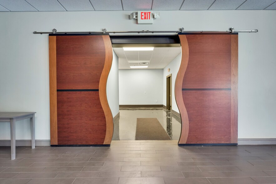 More Photos Of 1900 Buford Hwy, Duluth Warehouse For Lease