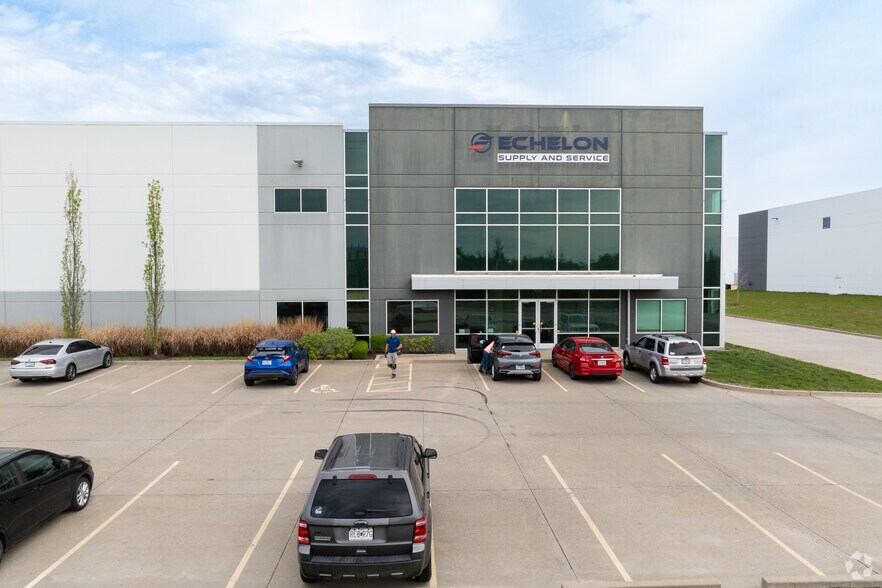 More Photos Of 242 Carondelet Commons Blvd, Saint Louis Warehouse For Lease