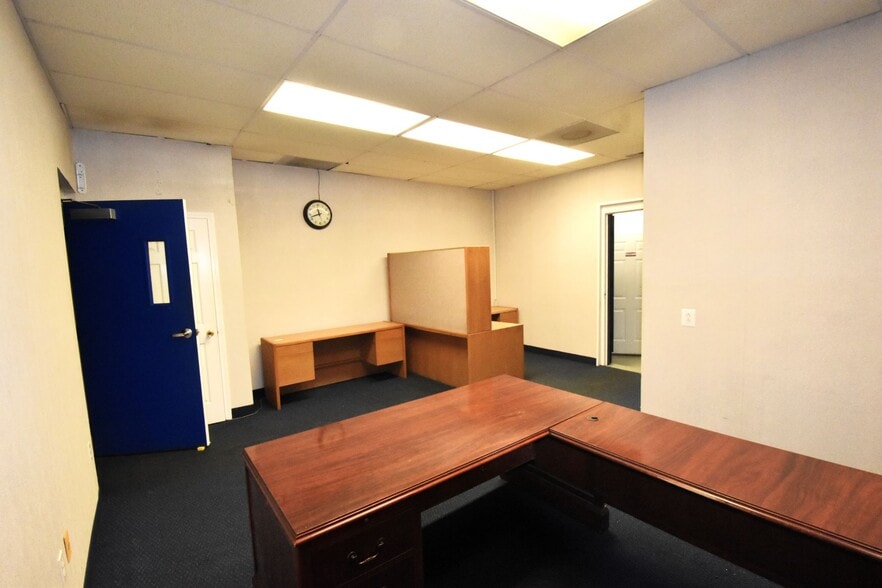 More Photos Of 130 W Boylston St, Worcester Storefront Retail Office For Sale
