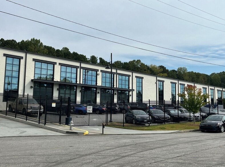 More Photos Of 1365 Collier Rd, Atlanta Warehouse For Lease