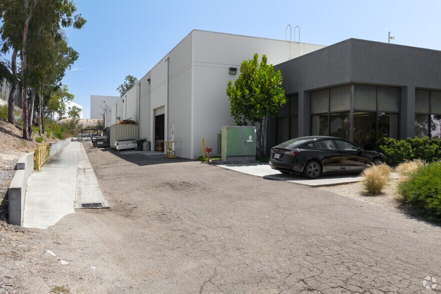More Photos Of 7485 Trade St, San Diego Manufacturing For Lease