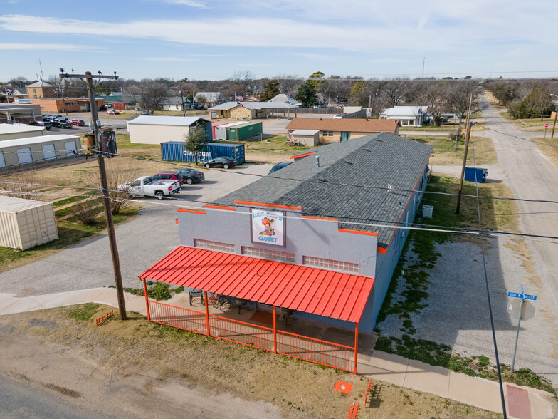 Primary Photo Of 315 N Bridge St, Henrietta Storefront For Sale