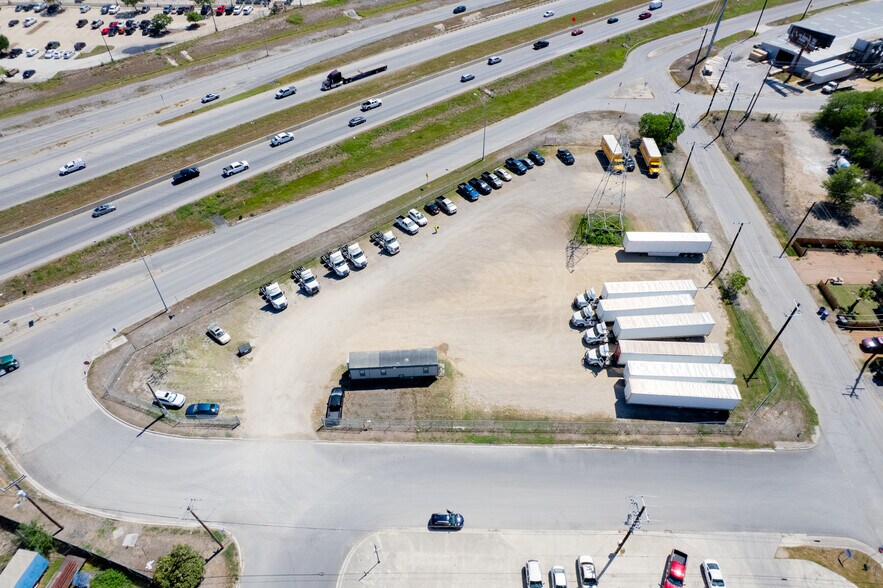 More Photos Of 1330 Seaboard Dr, San Antonio Land For Lease