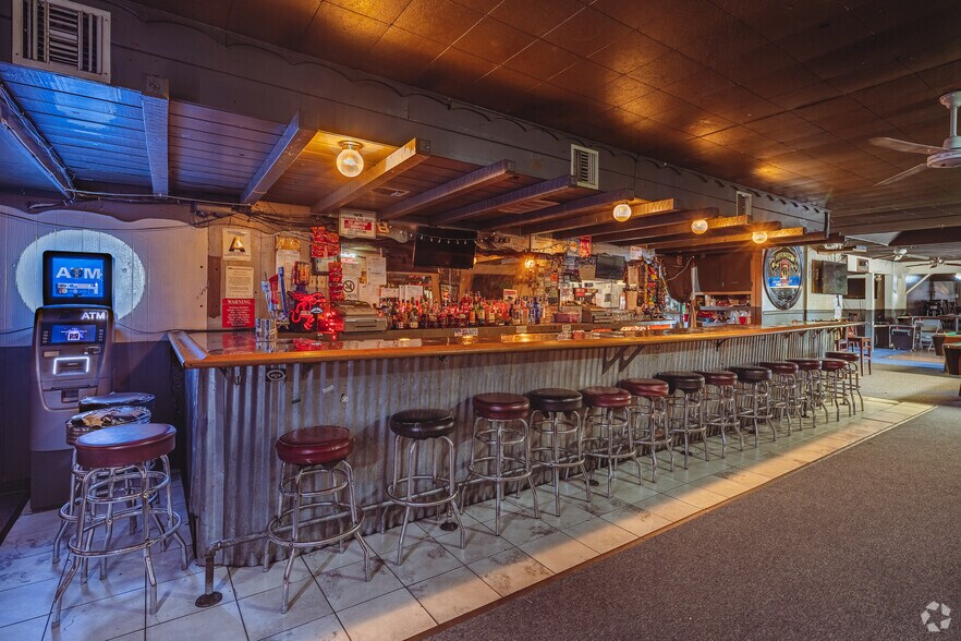 More Photos Of 9608 Mission Blvd, Jurupa Valley Bar For Sale