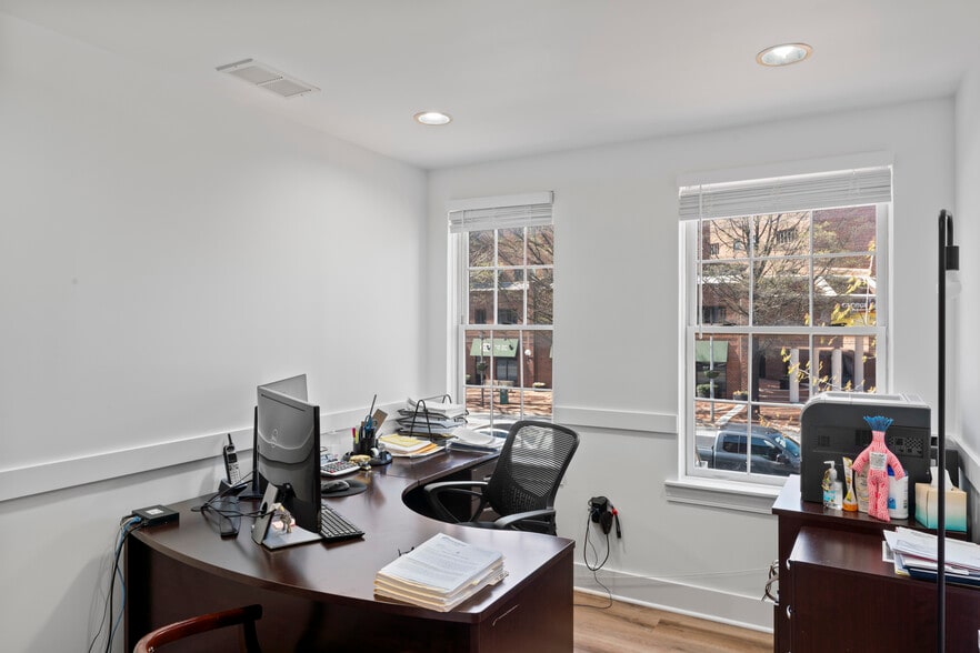 More Photos Of 100-122 E Broad St, Falls Church Office For Sale