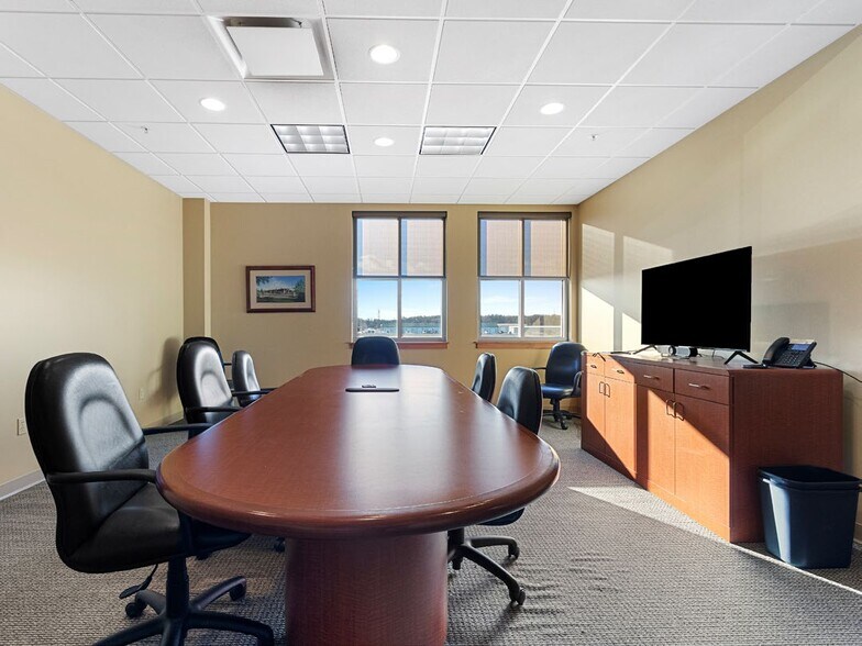 More Photos Of 4706 New Horizons Blvd, Appleton Medical For Sale