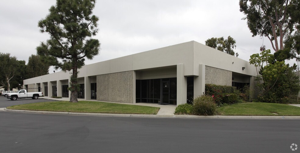 More Photos Of 11602 Knott St, Garden Grove Light Manufacturing For Lease