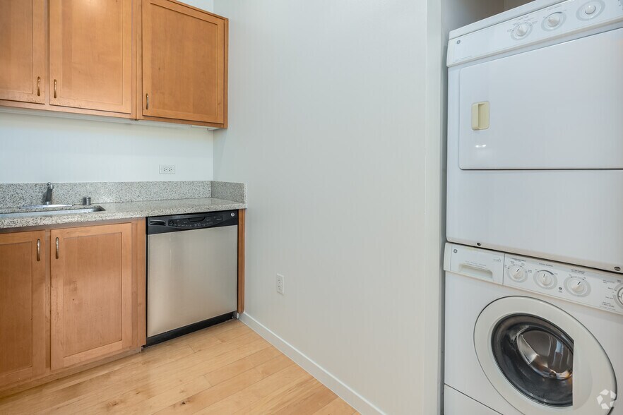 More Photos Of 1020 12th St, Sacramento Apartments For Lease