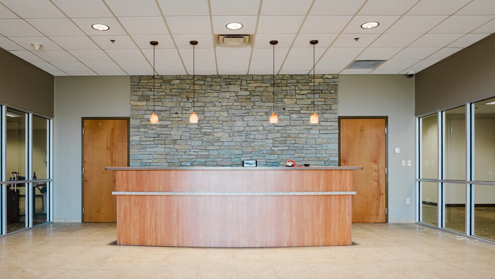 More Photos Of 220 S Noah Dr, Saxonburg Distribution For Lease