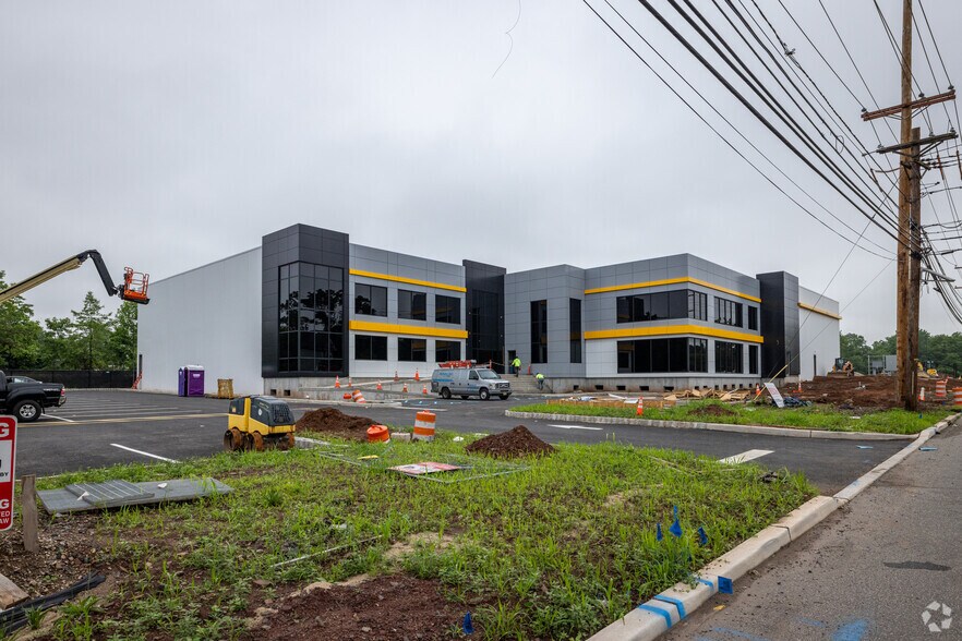 Primary Photo Of 700 South Ave, Middlesex Office For Lease