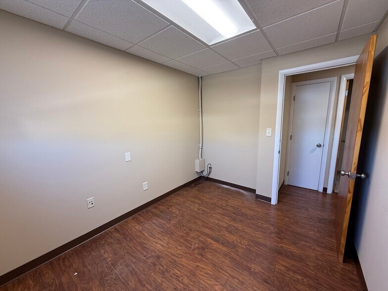 More Photos Of 121 Lincoln St, Worcester Healthcare For Lease