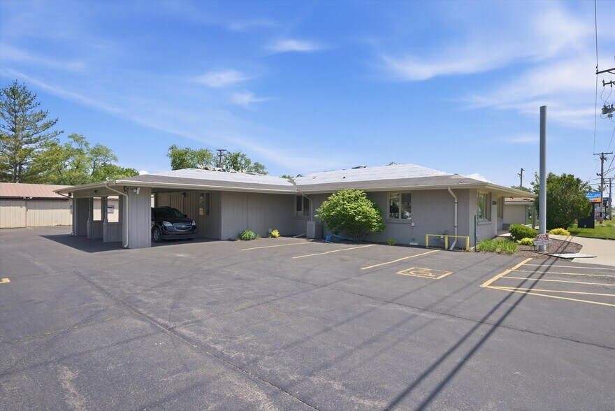 More Photos Of 2304 Plainfield Rd, Crest Hill Medical For Sale