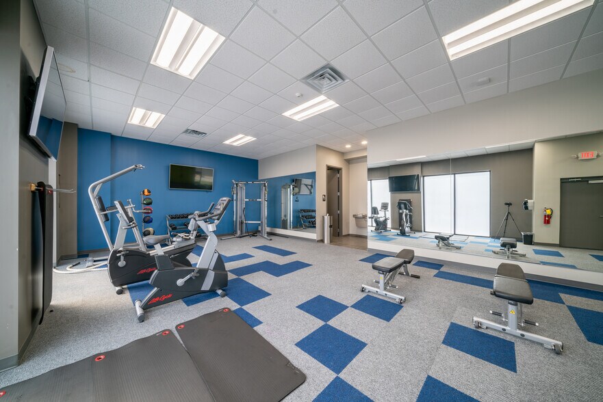More Photos Of 425 Franklin Gateway SE, Marietta Unknown For Lease