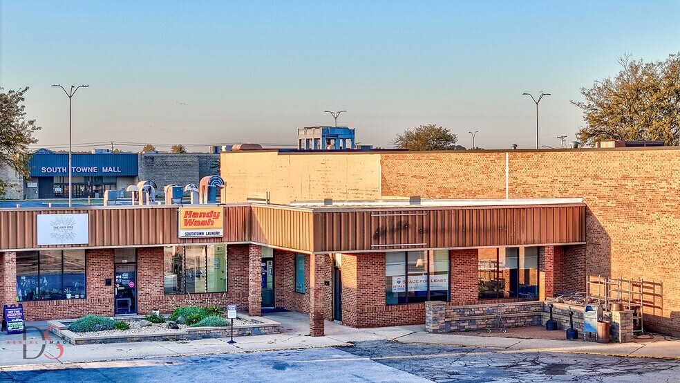 More Photos Of 301-315 E Mckinley Rd, Ottawa General Retail For Sale