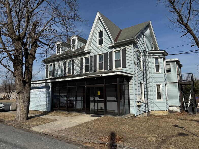 More Photos Of 364 Cherry St, Slatington Warehouse For Sale