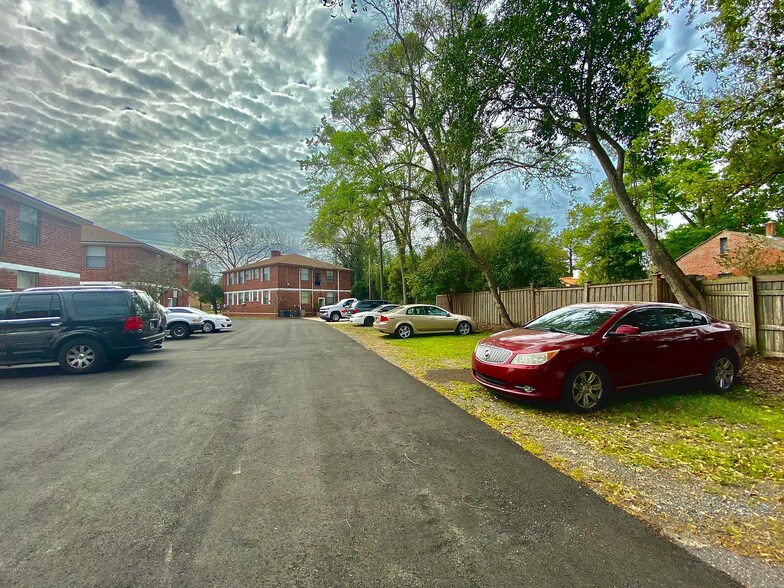 More Photos Of , Jacksonville Multifamily For Sale