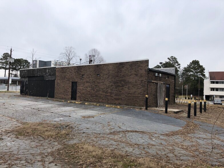 More Photos Of 4255 Shirley Dr, Atlanta Freestanding For Sale